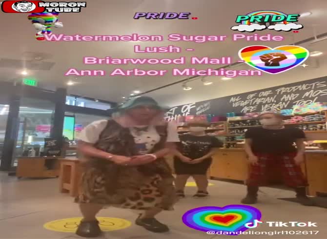 Video :Students participate in a pride dance while the teacher crossdresses